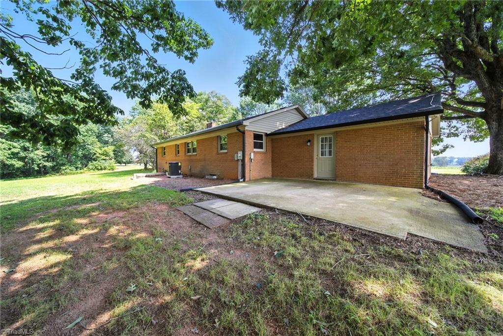 856 Haynes Road Elkin, NC 28621 - Photo 6 of 28