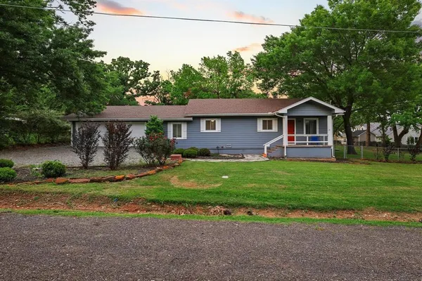 $599,999 | 109 Arkansas Street, Pottsboro, TX 75076
