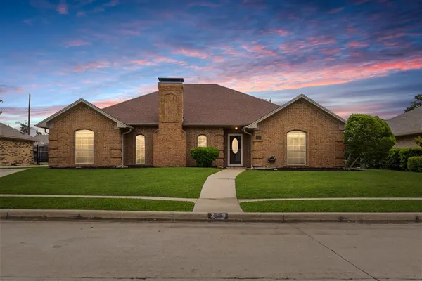 $475,000 | 200 Sunny Crest Drive, Murphy, TX 75094