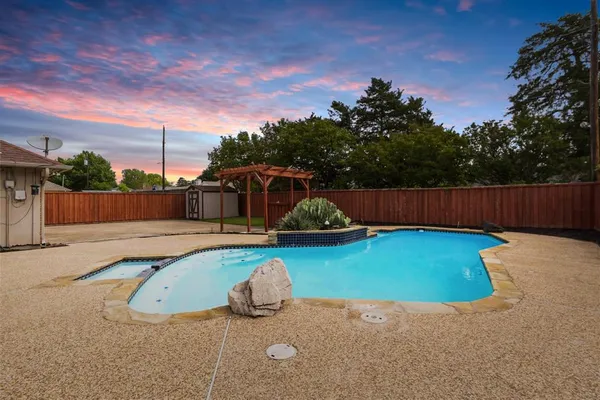$475,000 | 200 Sunny Crest Drive, Murphy, TX 75094