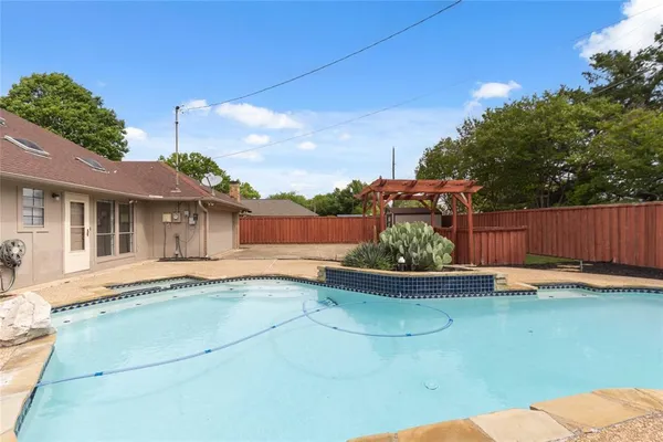 $475,000 | 200 Sunny Crest Drive, Murphy, TX 75094