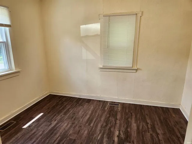 $76,900 | 404 West Indiana Avenue, Eaton, IN 47338