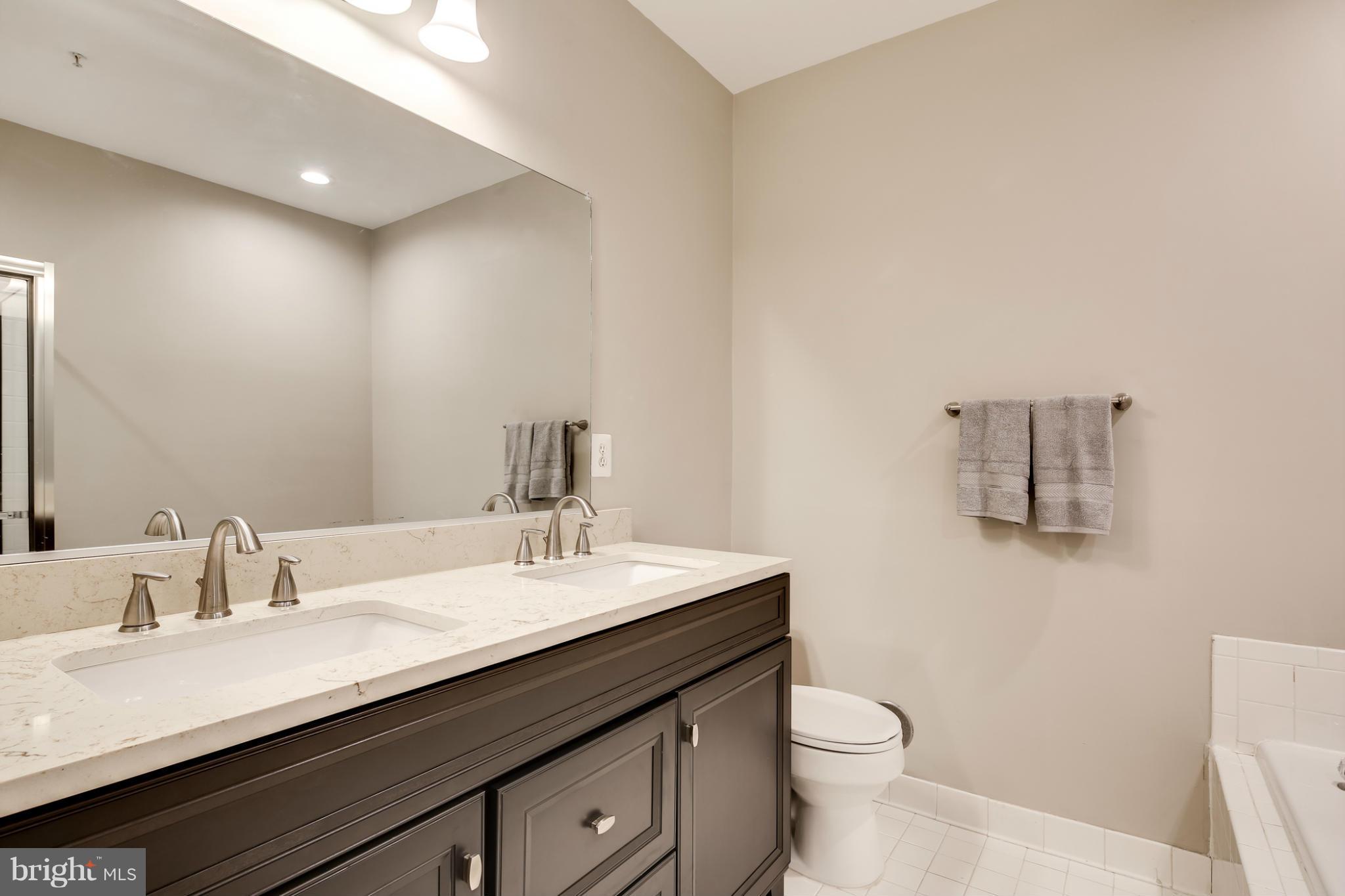 12709 Found Stone Road, Unit 6102 Germantown, MD 20876 - Photo 20 of 25 Bath (Master)