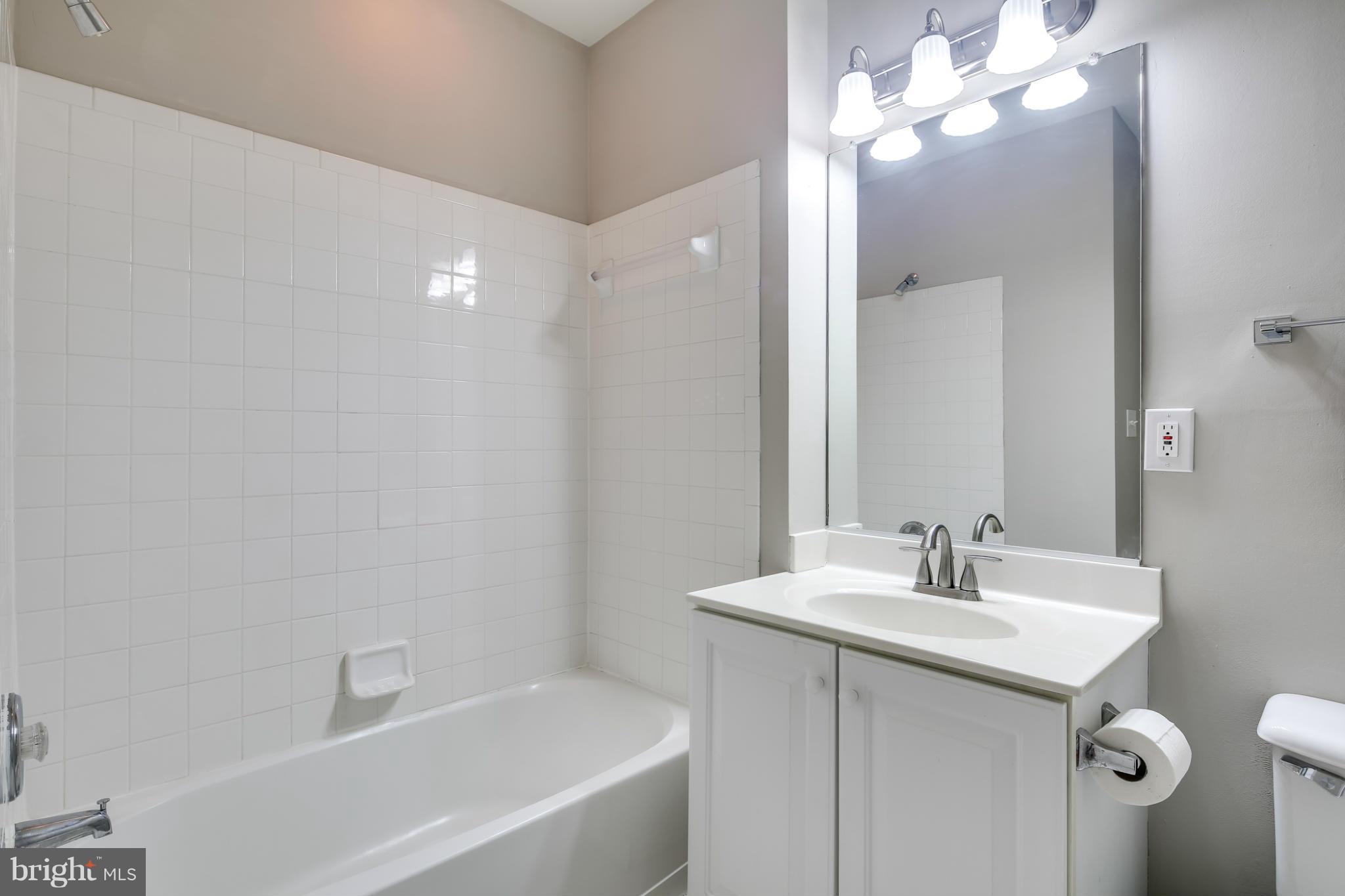 12709 Found Stone Road, Unit 6102 Germantown, MD 20876 - Photo 10 of 25 Bath