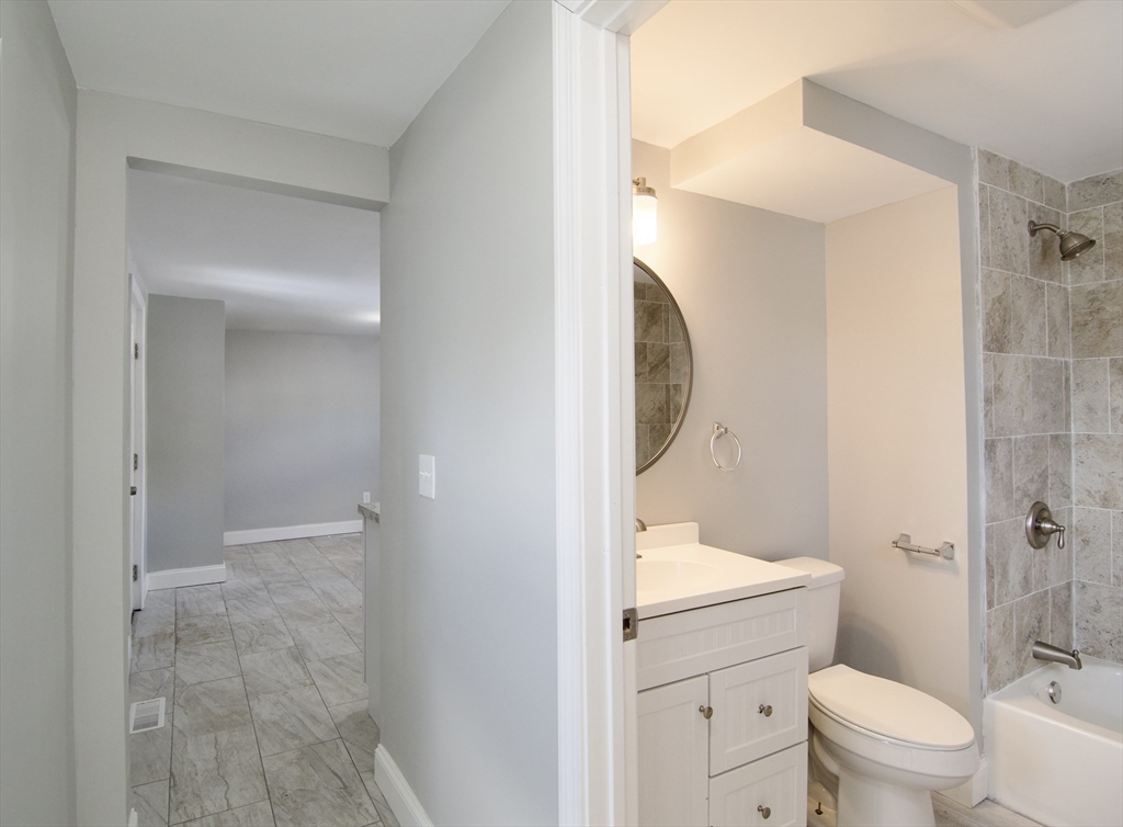 63 Bay Street Springfield, MA 01109 - Photo 12 of 35