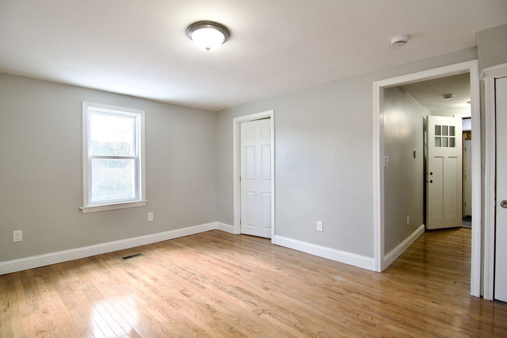 63 Bay Street Springfield, MA 01109 - Photo 14 of 35