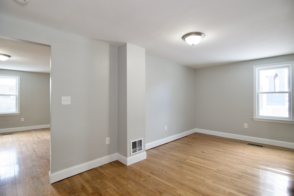 63 Bay Street Springfield, MA 01109 - Photo 15 of 35