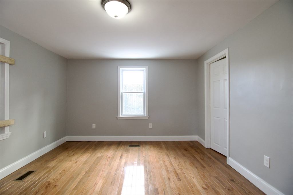 63 Bay Street Springfield, MA 01109 - Photo 16 of 35