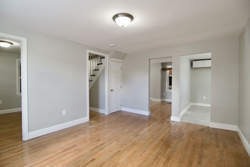 63 Bay Street Springfield, MA 01109 - Photo 17 of 35