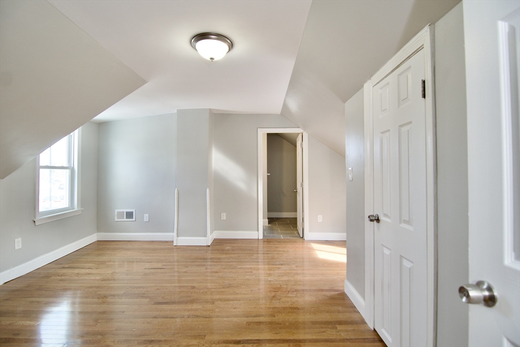 63 Bay Street Springfield, MA 01109 - Photo 19 of 35