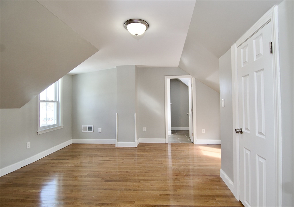 63 Bay Street Springfield, MA 01109 - Photo 20 of 35