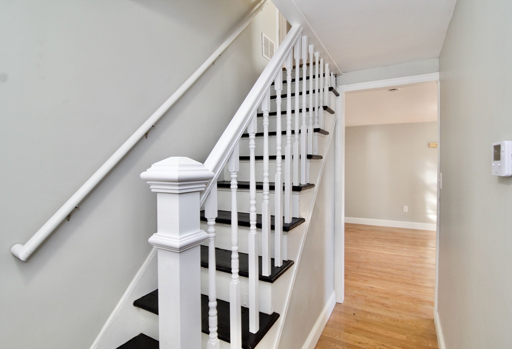 63 Bay Street Springfield, MA 01109 - Photo 4 of 35