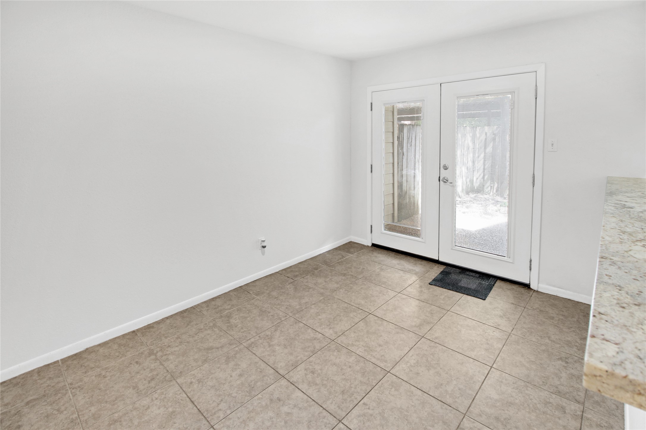 1500 Sandy Springs Road, Unit 69 Houston, TX 77042 - Photo 6 of 32 Breakfast/Dining Room