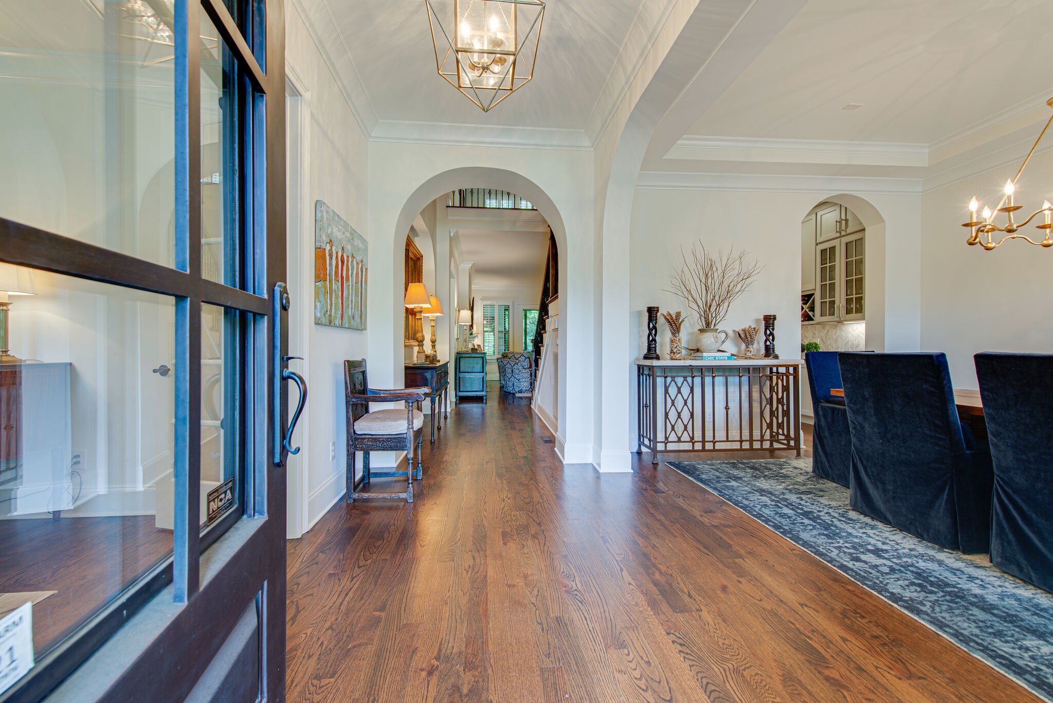 2843 Sugar Tree Road Nashville, TN 37215 - Photo 3 of 44 Gallery Image 3