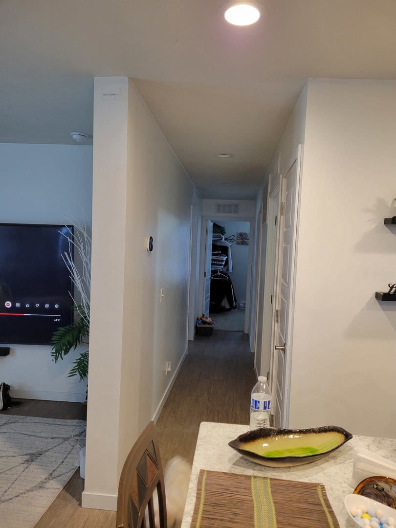 186 Northshore Road Elgin, IL 60123 - Photo 4 of 14 a dining room with furniture and a chandelier