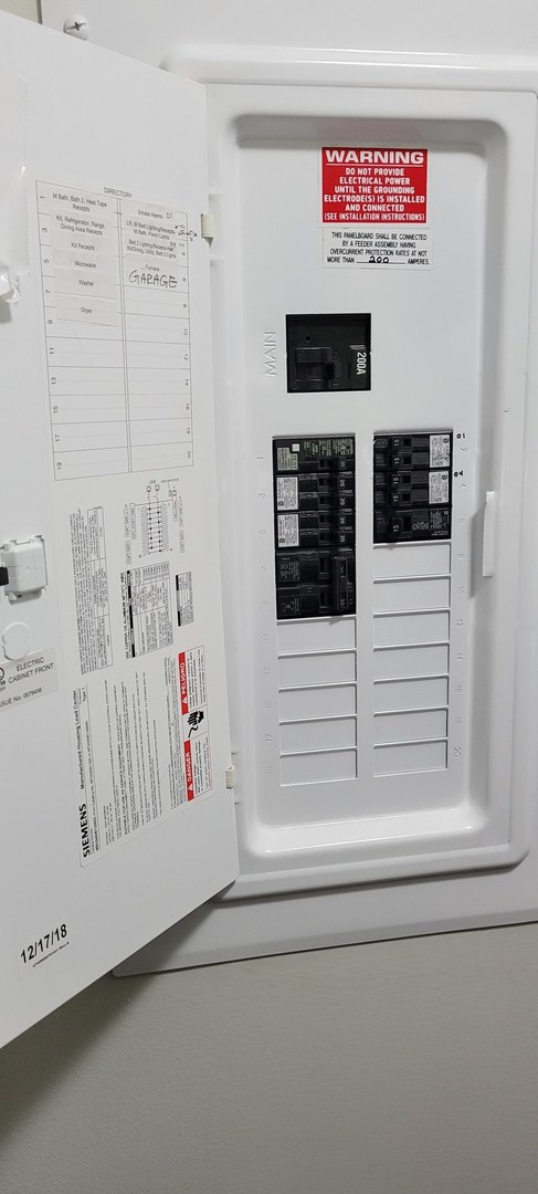 186 Northshore Road Elgin, IL 60123 - Photo 9 of 14 a utility room with a washer and dryer