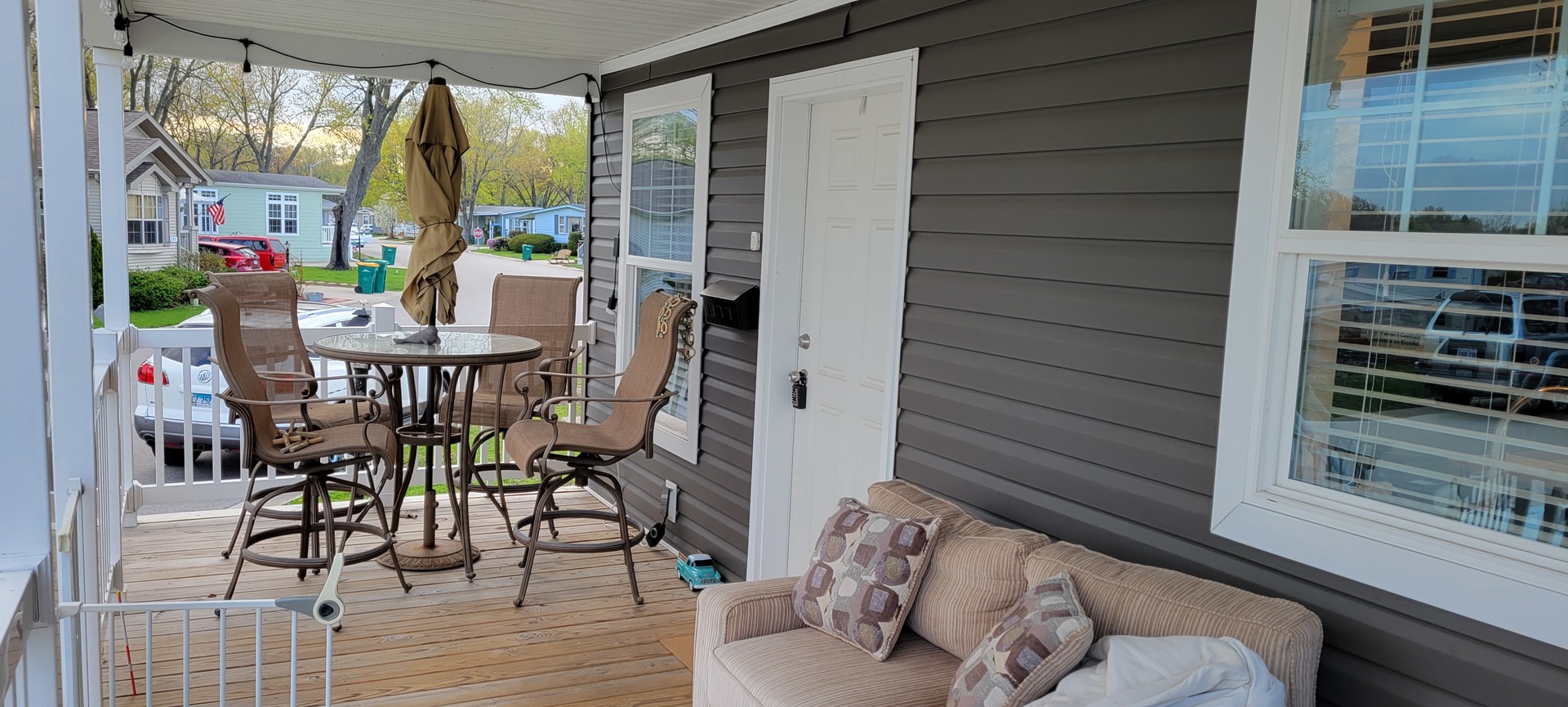 186 Northshore Road Elgin, IL 60123 - Photo 10 of 14 a view of a dining room with furniture window and outside view