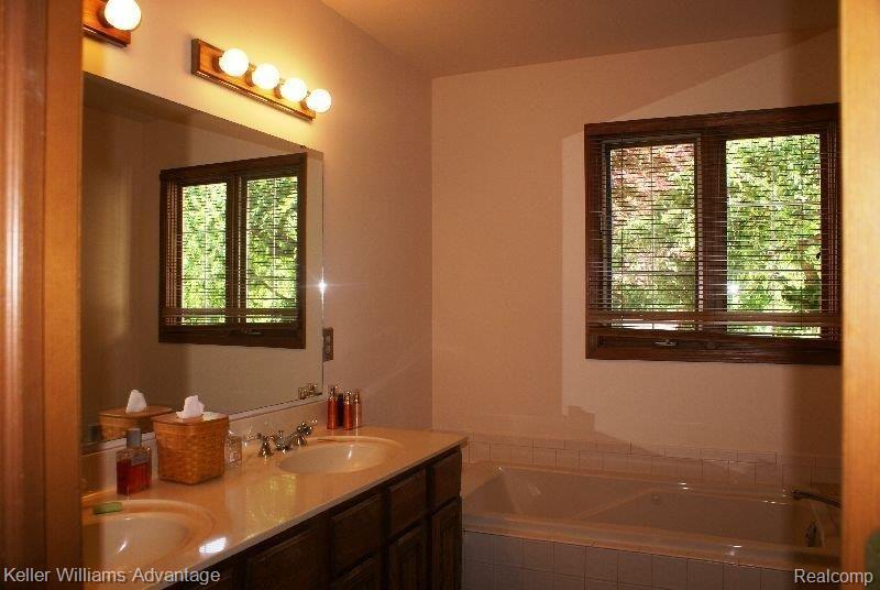 41382 Beacon Road Novi, MI 48375 - Photo 15 of 25 Master Bath