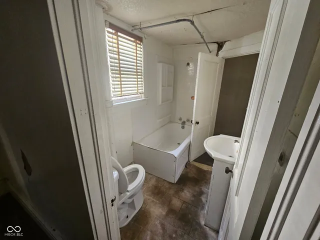 $39,999 | 1122 South 10th Street, Terre Haute, IN 47802