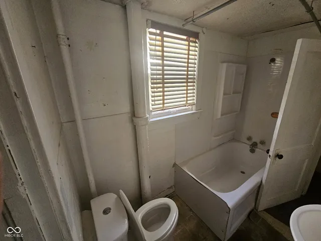 $39,999 | 1122 South 10th Street, Terre Haute, IN 47802