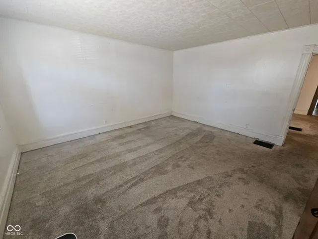 $39,999 | 1122 South 10th Street, Terre Haute, IN 47802