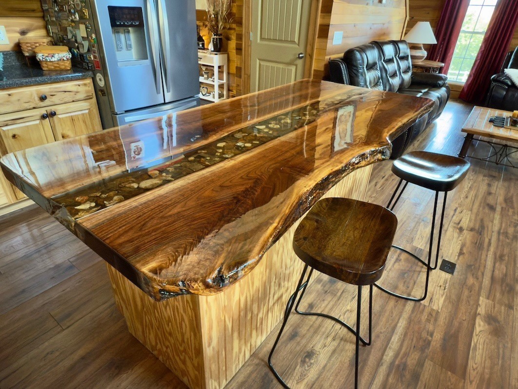 161 Fowler Road Woodbury, TN 37190 - Photo 20 of 69 a balcony with table and chairs