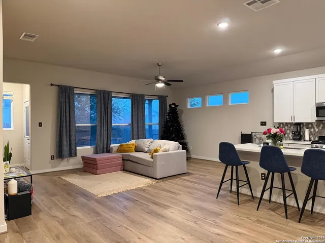 $2,395 | 4422 Tiger Run, San Antonio, TX 78217