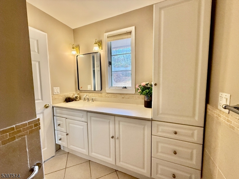 1450 Deer Path Mountainside, NJ 07092 - Photo 14 of 33