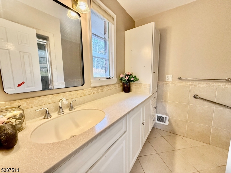 1450 Deer Path Mountainside, NJ 07092 - Photo 16 of 33