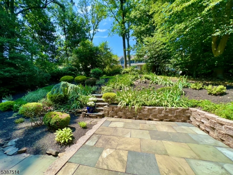 1450 Deer Path Mountainside, NJ 07092 - Photo 4 of 33