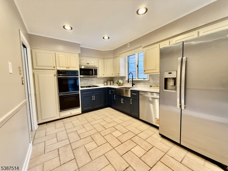 1450 Deer Path Mountainside, NJ 07092 - Photo 7 of 33