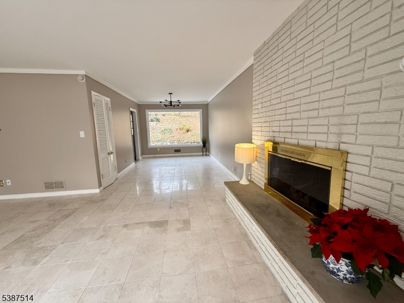 1450 Deer Path Mountainside, NJ 07092 - Photo 8 of 33