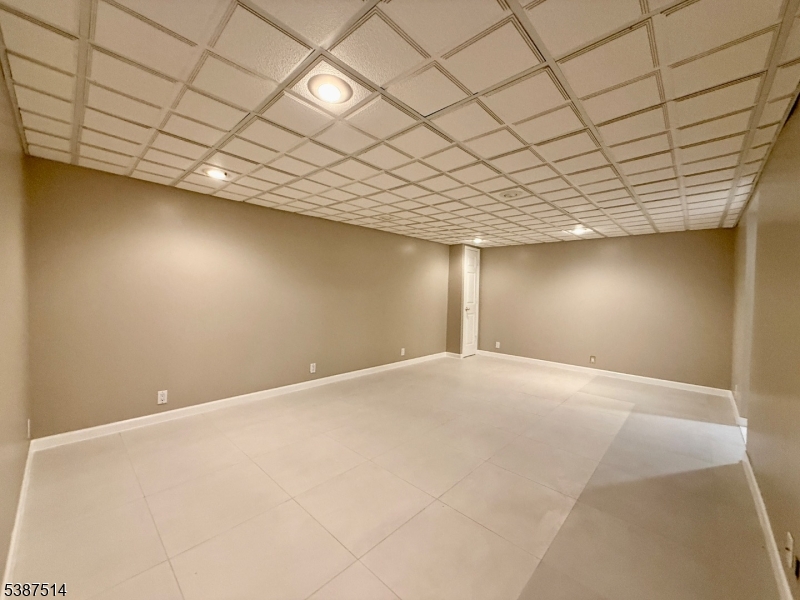 1450 Deer Path Mountainside, NJ 07092 - Photo 10 of 33