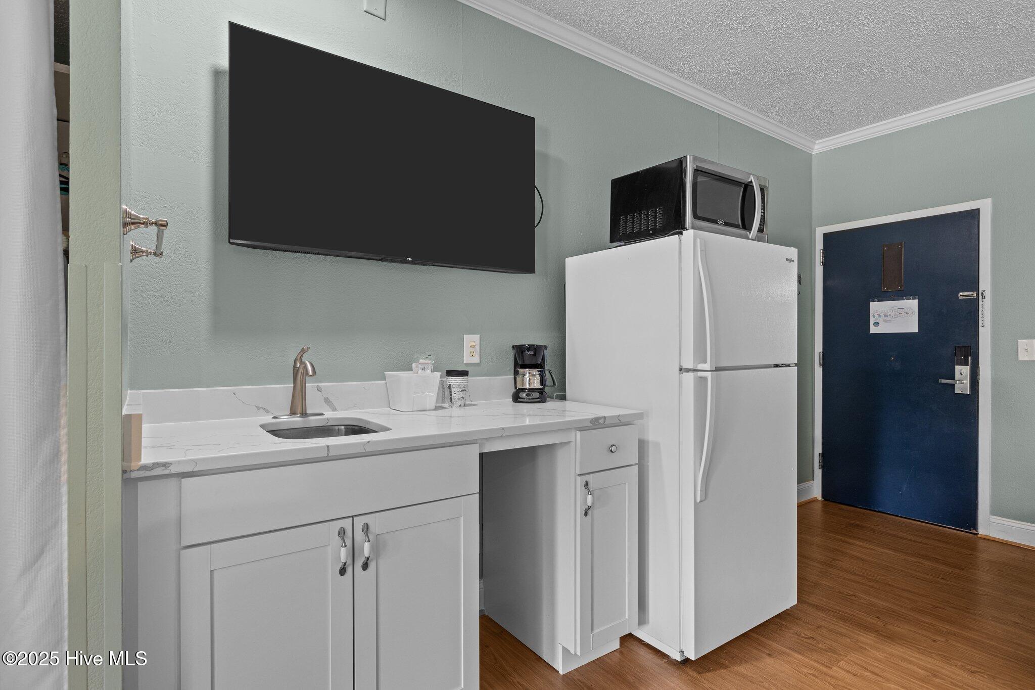 602 West Fort Macon Road, Unit 135 Atlantic Beach, NC 28512 - Photo 7 of 25 135 Palm Suites