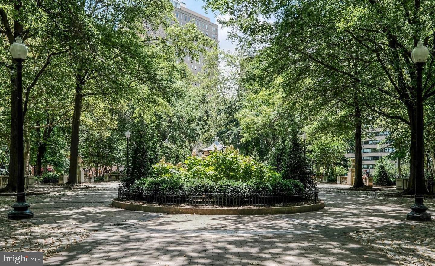 222 West Rittenhouse Square, Unit 1704 Philadelphia, PA 19103 - Photo 23 of 29