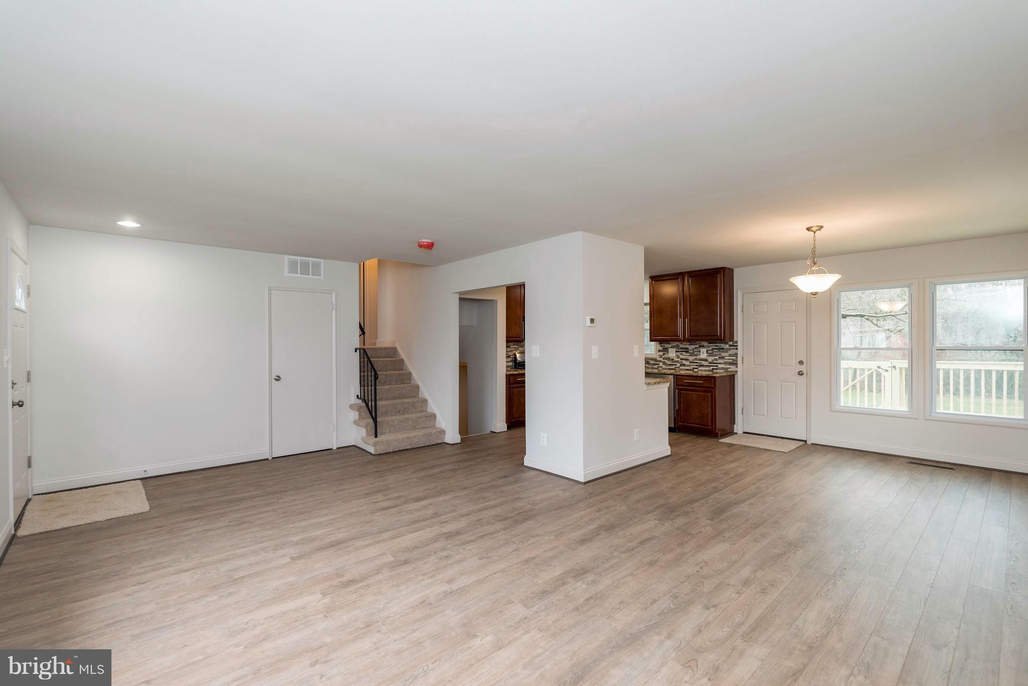 3713 Coronado Road Baltimore, MD 21244 - Photo 4 of 28 Dining Room