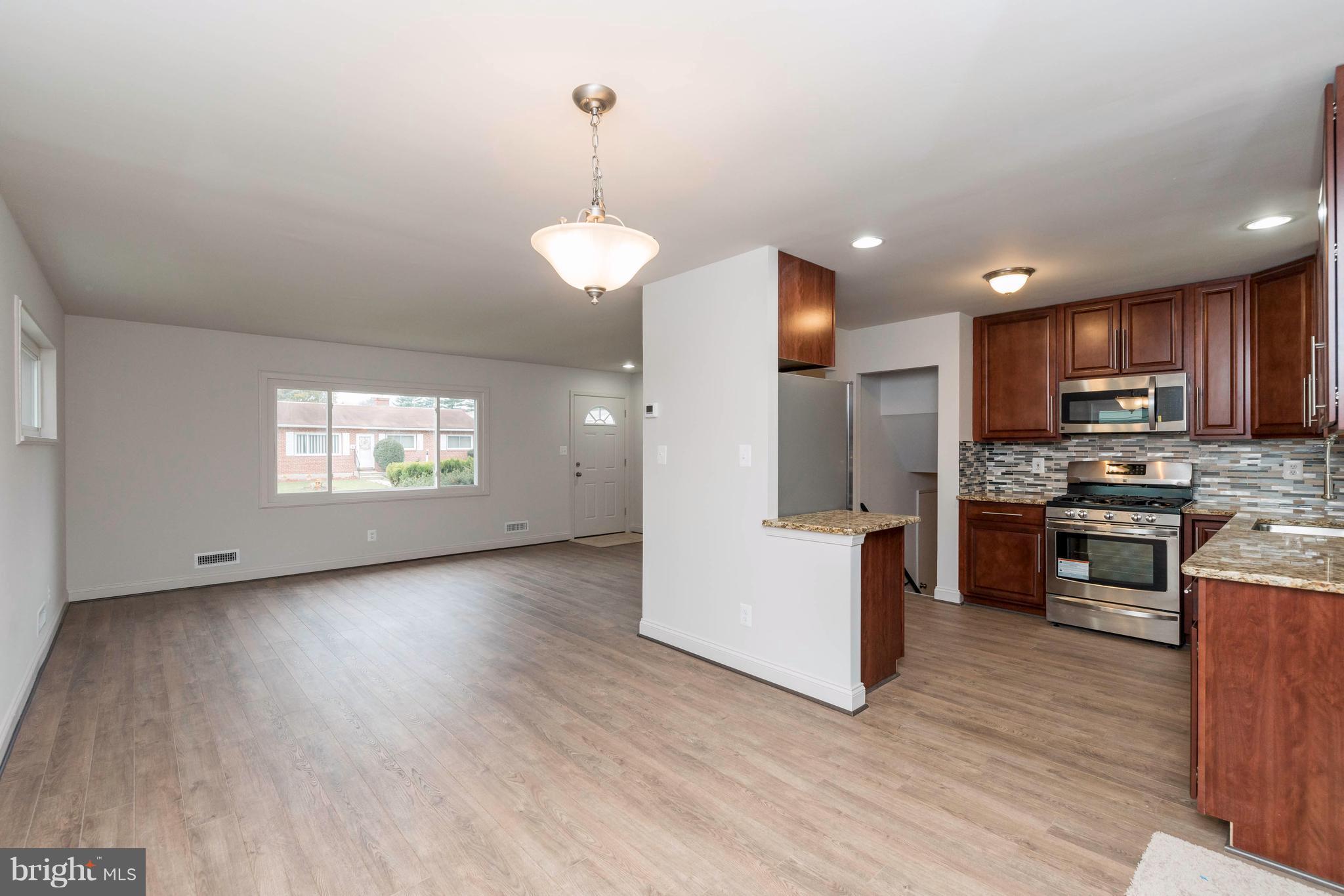 3713 Coronado Road Baltimore, MD 21244 - Photo 7 of 28 Dining Room