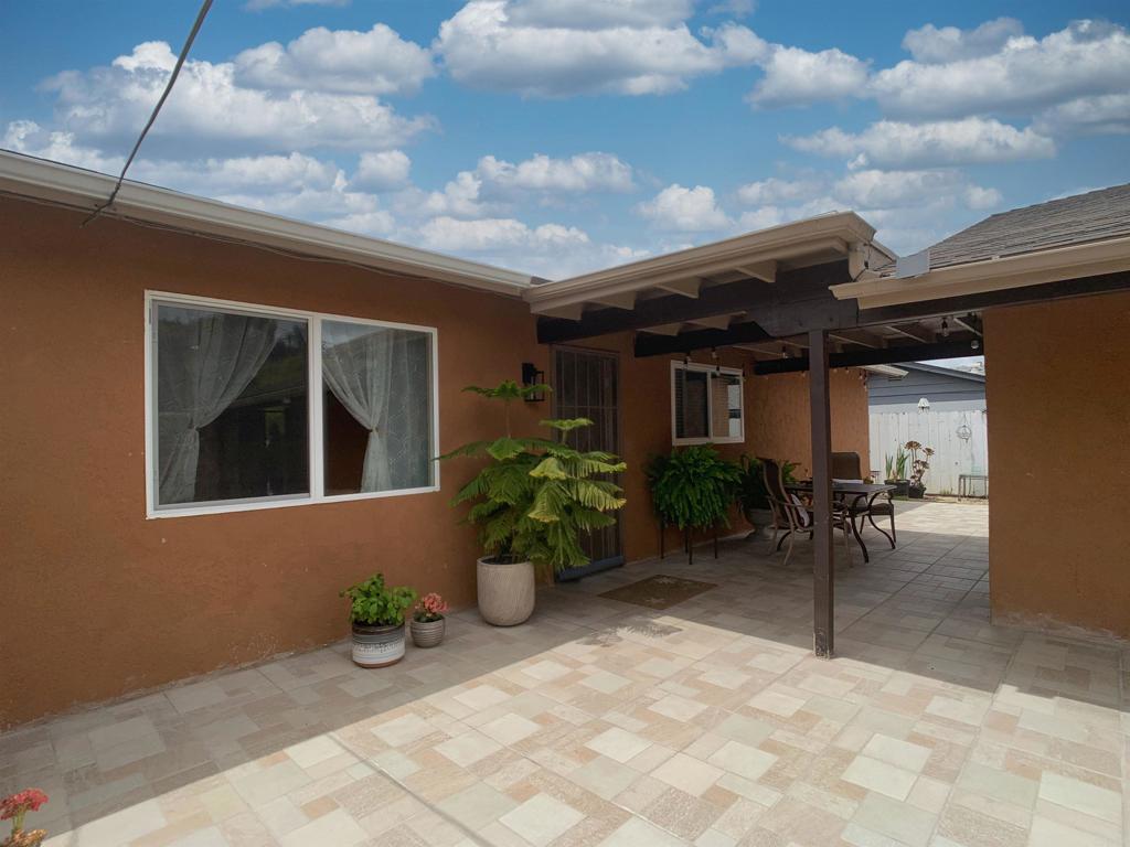 9104 Northcote Road Santee, CA 92071 - Photo 5 of 25