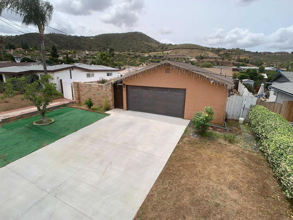 9104 Northcote Road Santee, CA 92071 - Photo 6 of 25