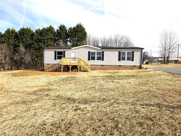 $229,900 | 106 Lynnewood Drive, Mount Airy, NC 27030