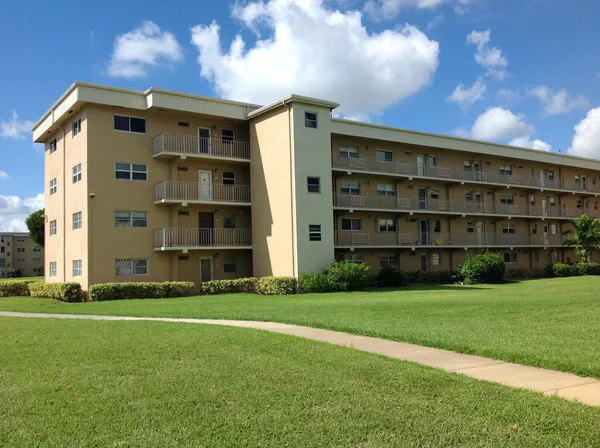 $1,900 | 2600 Northeast 1st Lane, Unit 418, Boynton Beach, FL 33435