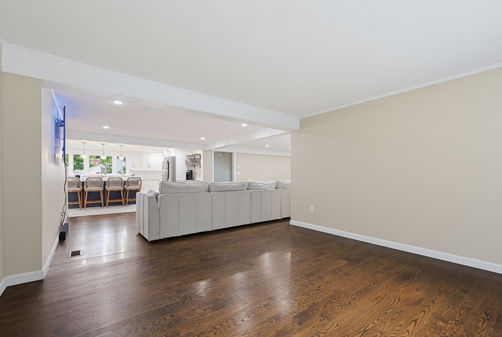 32 Falcon Street Worcester, MA 01603 - Photo 12 of 42