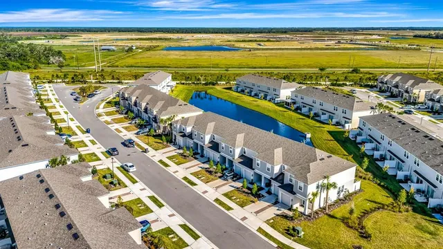 a view of an outdoor space