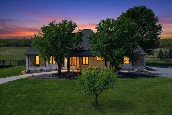 $840,000 | 4210 Northwest Lake Drive, Lee's Summit, MO 64064
