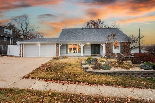 $385,000 | 5556 Milburn Road, Oakville, MO 63129