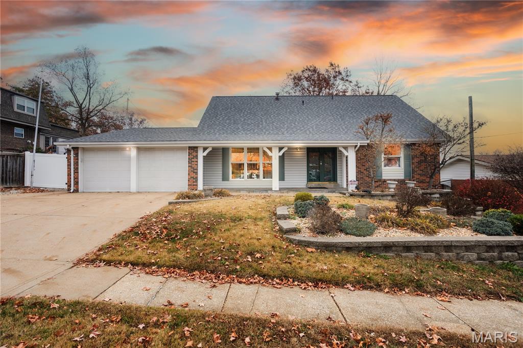 5556 Milburn Road Oakville, MO 63129 - Photo 1 of 45