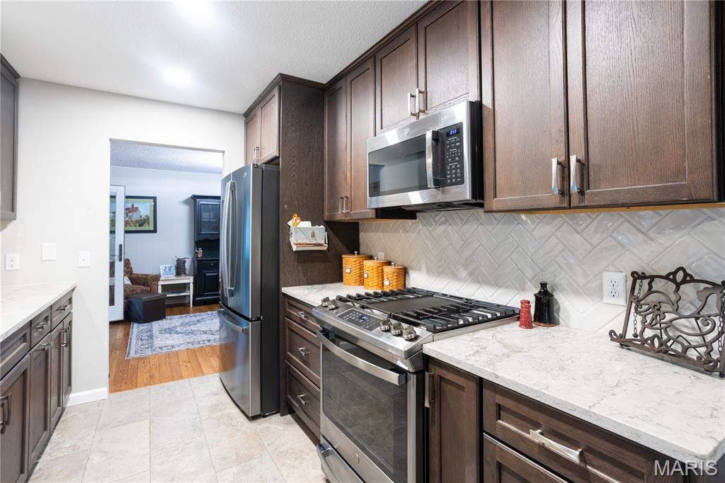 5556 Milburn Road Oakville, MO 63129 - Photo 11 of 45