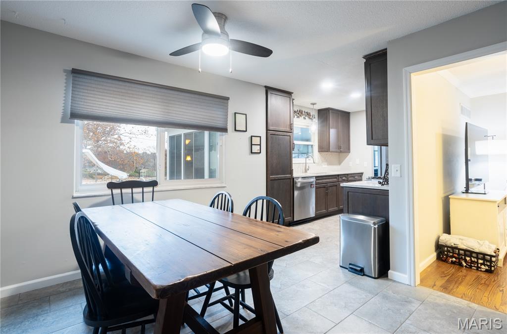 5556 Milburn Road Oakville, MO 63129 - Photo 13 of 45