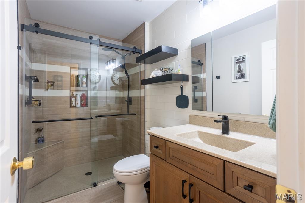 5556 Milburn Road Oakville, MO 63129 - Photo 23 of 45