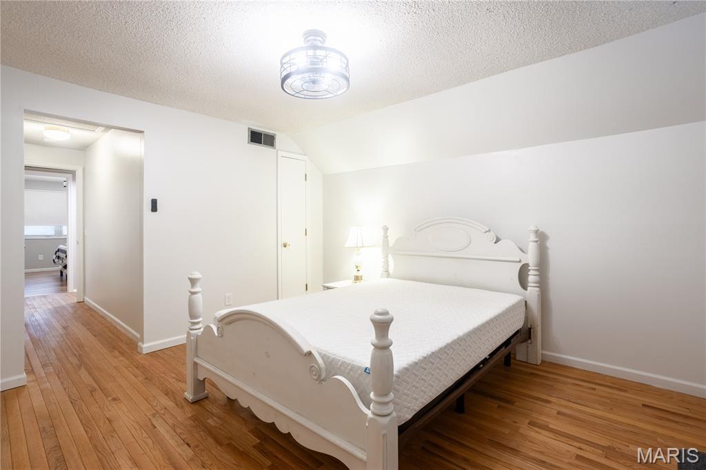 5556 Milburn Road Oakville, MO 63129 - Photo 28 of 45